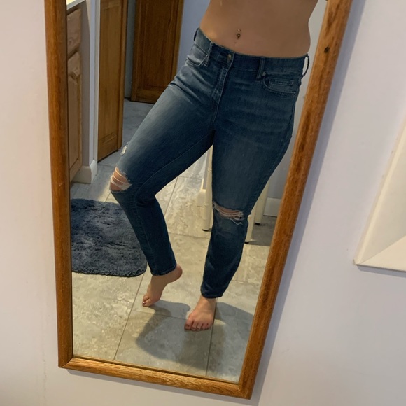 {Gap} Distressed Skinny Jeans - Picture 4 of 7